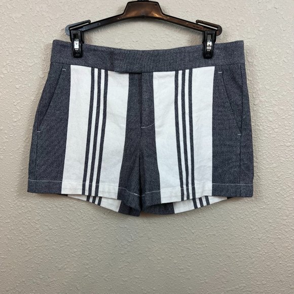 Vince Gray White Stripe Shorts NWT - Picture 1 of 5